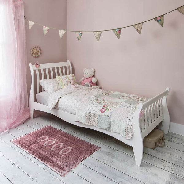 Single White Sleigh Bed