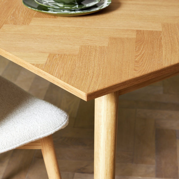 Habitat Dorney Herringbone Oak Veneer 6 Seater Dining Table 17702442