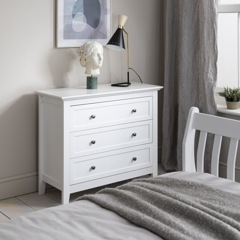 Chest of Drawers in White 3 Drawer