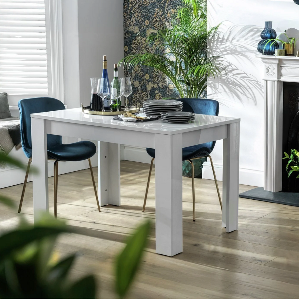 Miami gloss white dining table for 4 people